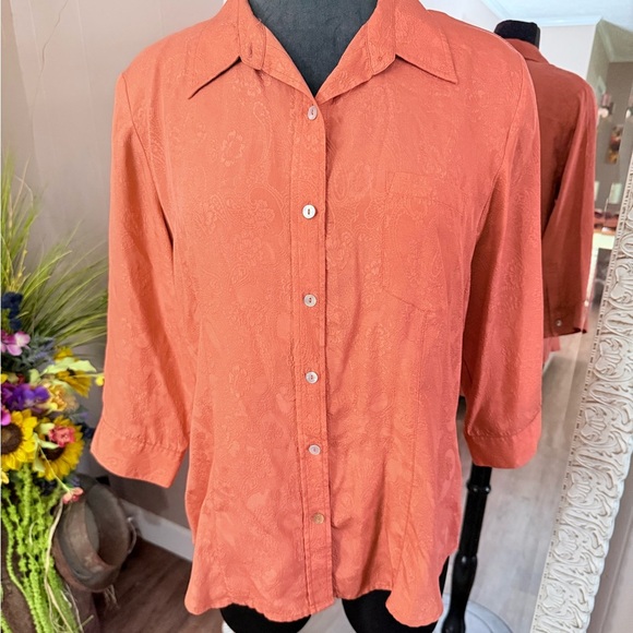 Anne Carson • 100% Silk Paisley Textured Blouse - Picture 1 of 11